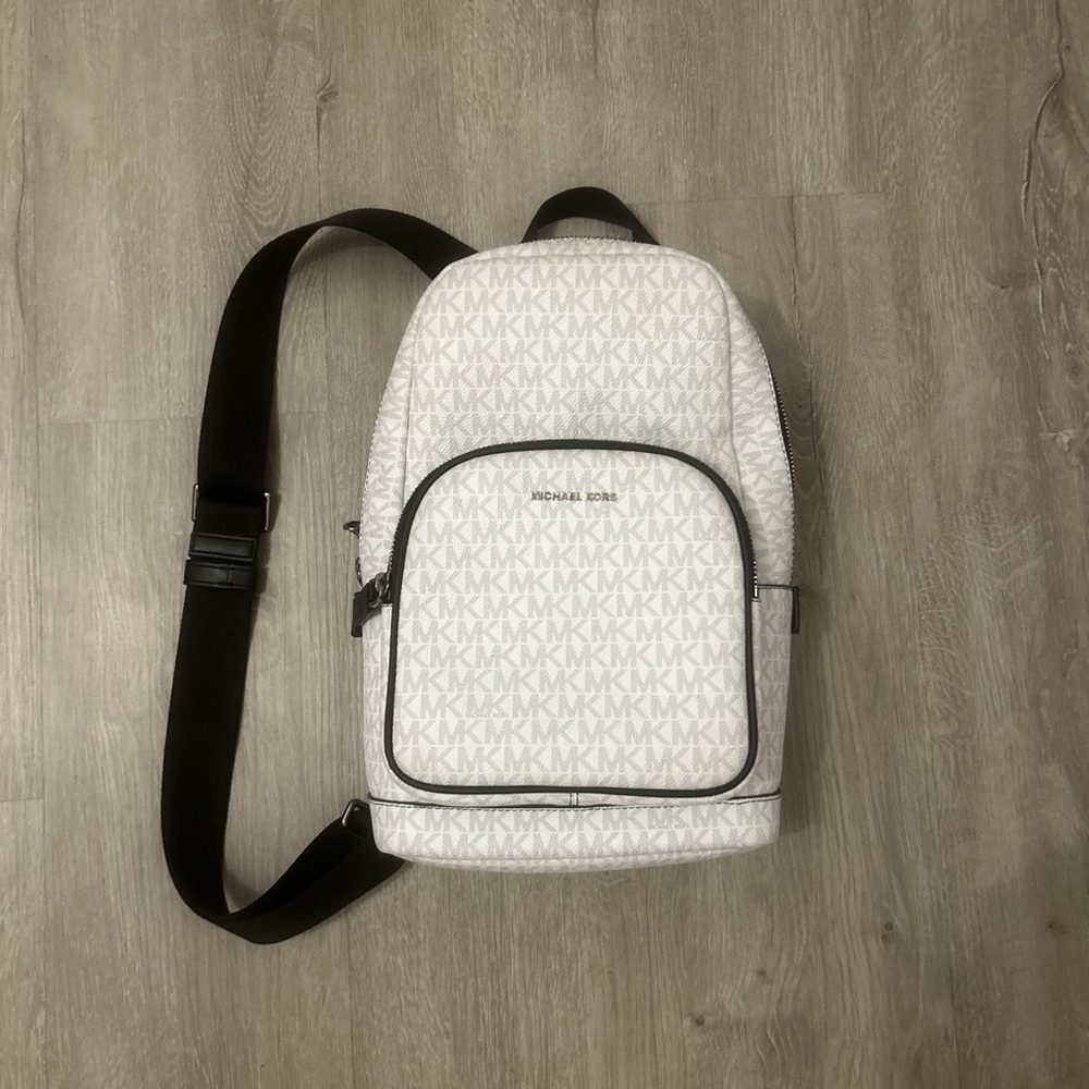 Micheal Kors CrossBody Bag/ HandBag